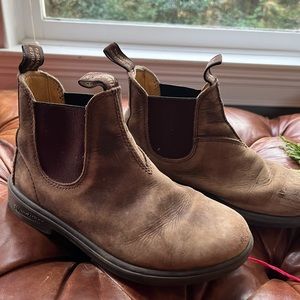 Blundstone kids boots - pick up a steal!